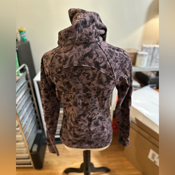 Lululemon scuba hoodie - Picture 6 of 8